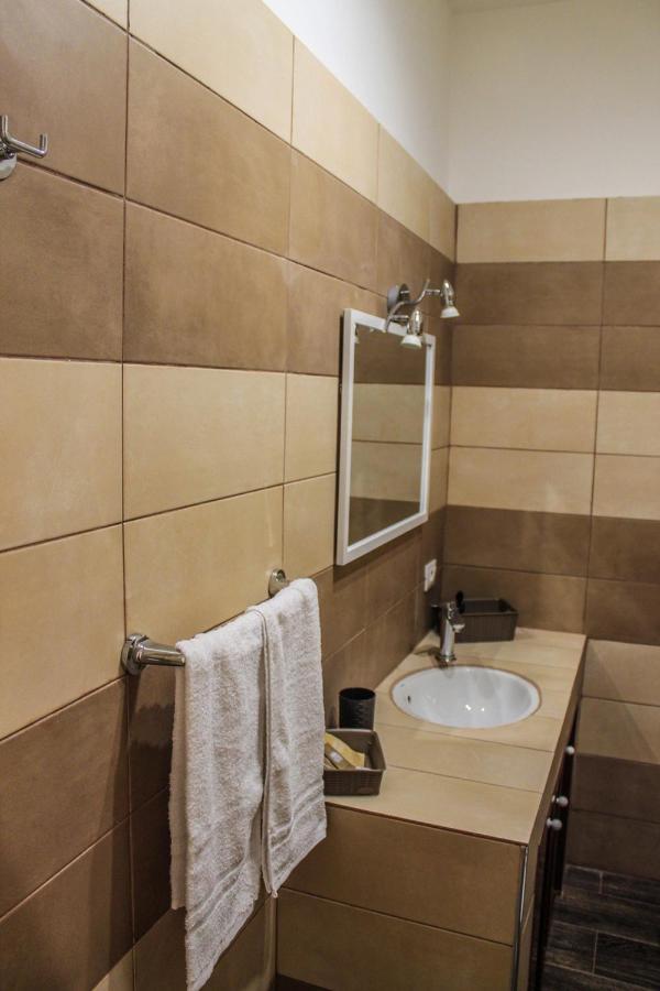 Hotel Alexander House Palermo Esterno foto